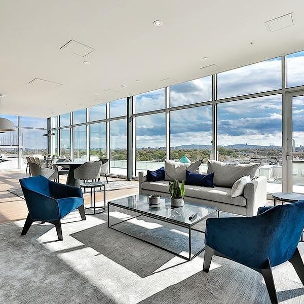 Condo apartment for rent in ville St-Laurent - Photo 1