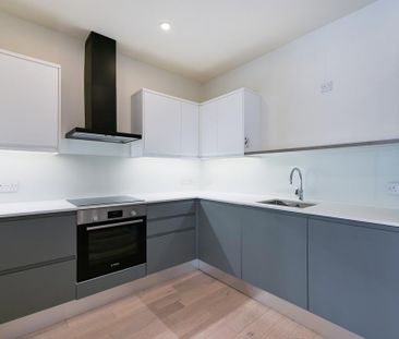 3 bedroom terraced house to rent - Photo 5