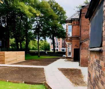 One Bed Flat - Photo 2