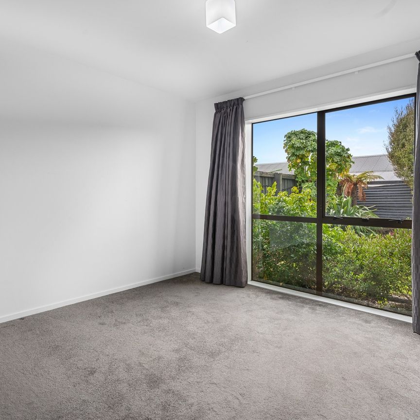 2-Bedroom Home with Garage + Carpark in Waltham - Photo 1