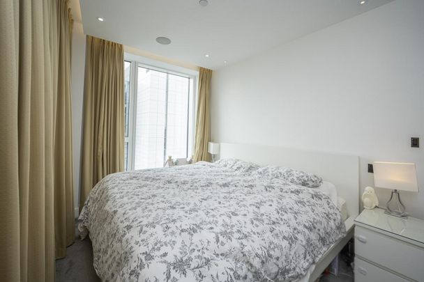 3 bedroom flat in 150 Vaughan Way - Photo 1