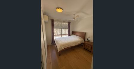 Covenient location, beautiful family home! - Photo 2