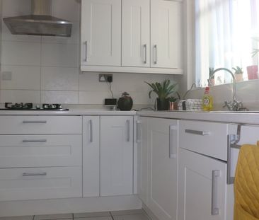 Room in a Shared House, Capstone Avenue, B18 - Photo 1