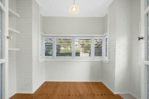 Charming Art Deco Apartment in a Premier Mosman Location - Photo 1