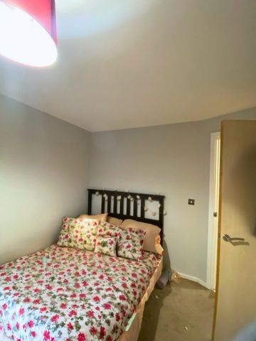 4 bedroom flat to rent - Photo 2