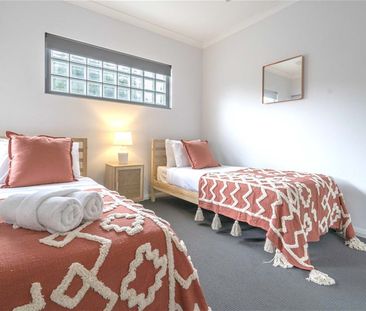 $770/w furnished Modern 2b Unit in Cloverdale - Photo 3