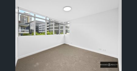 Super spacious, north facing apartment in the heart of Rhodes - Photo 3