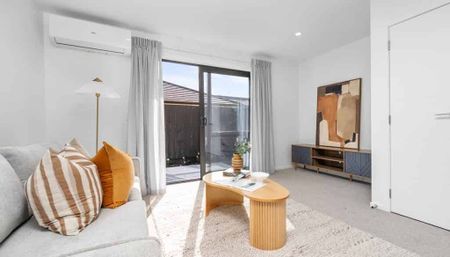 Modern 2 bedroom townhouse! - Photo 2