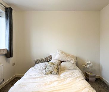 3 bedroom semi-detached house to rent - Photo 5