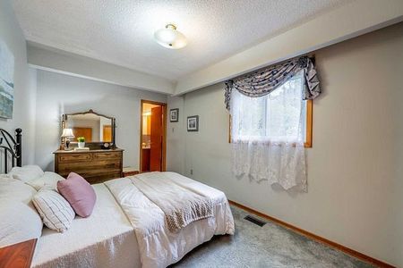 For Lease - 3 STAPLETON Drive, Whitchurch-Stouffville, Ontario - Photo 5