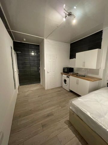 Studio Flat, Southampton Road, NW5 - Photo 3