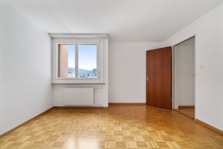 Appartement très lumineux de 4.5 pièces au 4ème étage - Photo 4