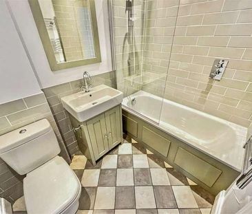 Slough Road, Datchet, SL3 - Photo 5