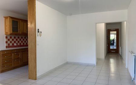 Appartement à louer 2 pièces • 45,90 m2 Nîmes - Photo 5