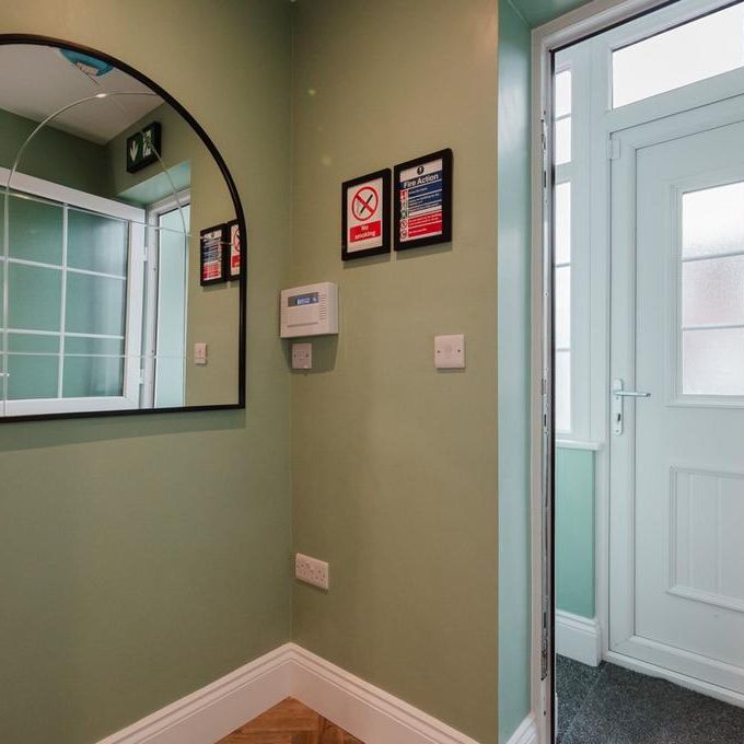 1 bedroom in a house share to rent - Photo 1