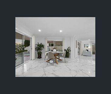 Elegant Double-Storey Family Home in Calamvale – Space, Style & Modern Comfort! - Photo 3