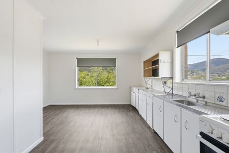 23 Devines Road, Glenorchy TAS 7010 - House For Rent | Domain - Photo 5