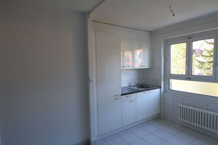 Appartement de 3.5 pièces rénové avec vue magnifique sur la ville - Photo 5