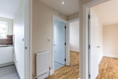 2 bedroom flat to rent - Photo 2