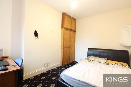 5 bedroom terraced house to rent - Photo 3