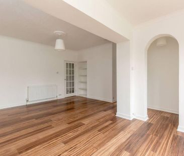 3 bedroom flat to rent - Photo 1