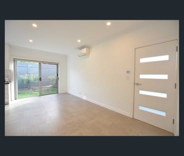 Modern 2 Bedroom Granny Flat - Photo 2