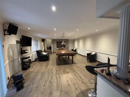 4 bedroom detached house to rent - Photo 3