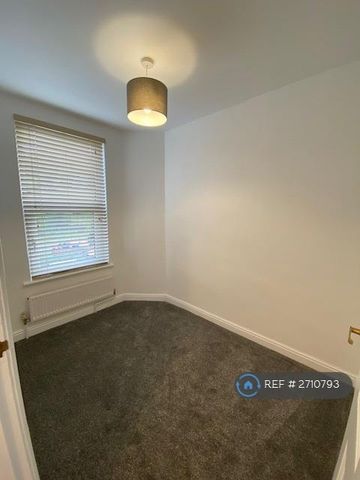 2 bedroom terraced house to rent - Photo 2
