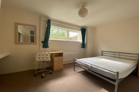 5 bedroom terraced house to rent - Photo 4