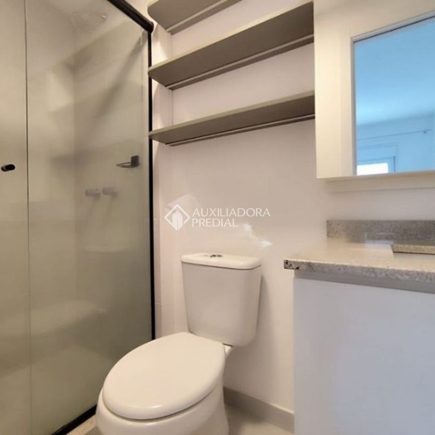 Apartamento com 2 quartos e 53m² para alugar em Jardim Lindóia, Porto Alegre. - Photo 1