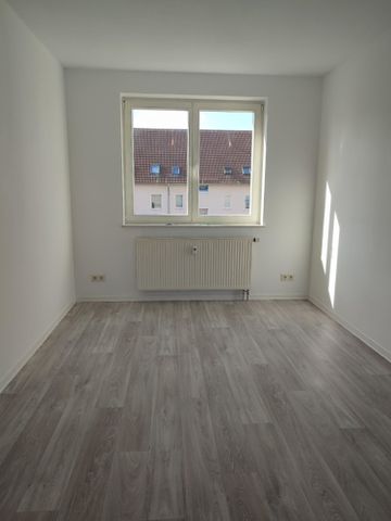 Schöne helle 3 Raumwohnung mit Balkon! - Photo 2