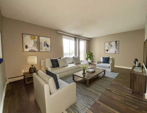 King's Court | 11065 149 Street NW, Edmonton - Photo 1