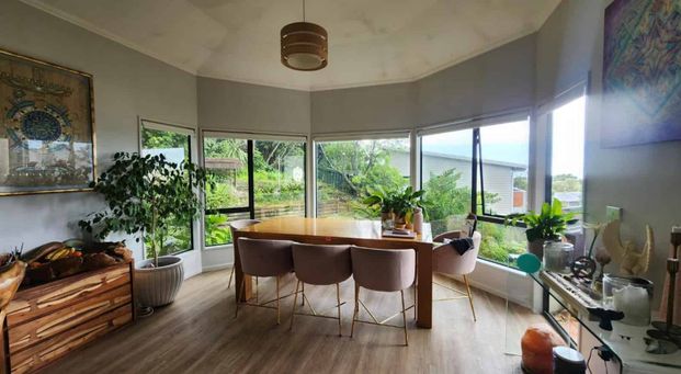 Spacious Modern Family Home with Self-Contained Unit - Prime Oakura Location - Photo 1