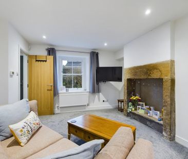 2 bedroom semi-detached house to rent - Photo 3