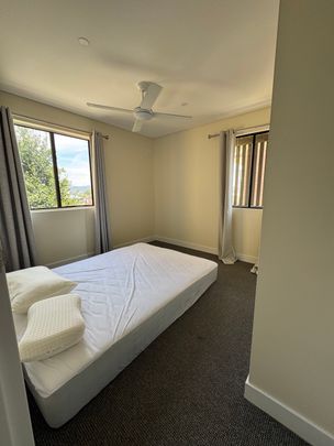 Highgate Hill - Photo 1