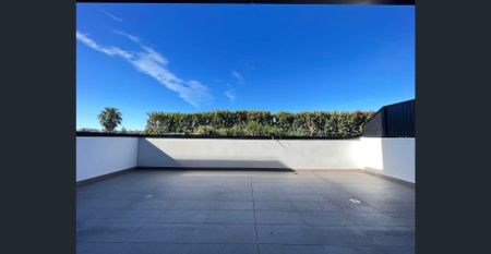 SPECIAL SPLIT LEVEL TWO BEDROOM WITH TWO ENSUITES - Photo 5