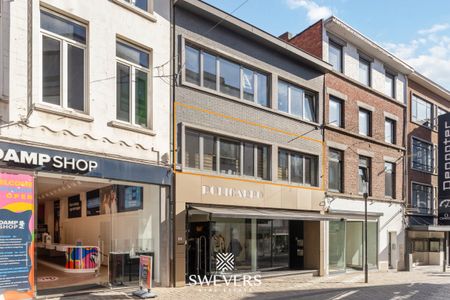 Instapklaar appartement met gezellig terras in hartje Hasselt - Photo 2