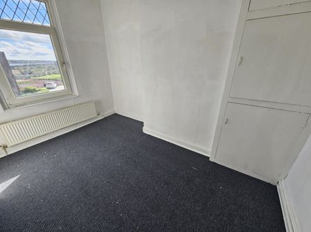 2 bed Terraced - To Let - Photo 4