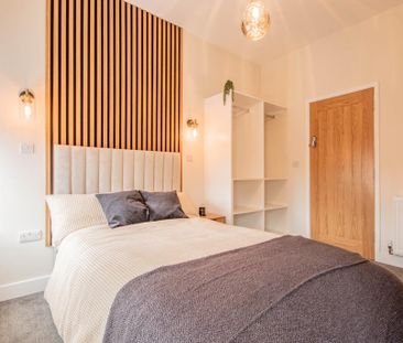 1 bedroom in a flat share to rent - Photo 2