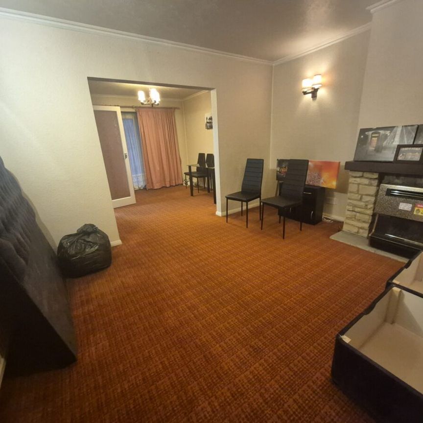 St Marys Avenue South - Photo 1