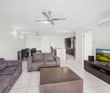 Modern top floor furnished unit close to town!! - Photo 1