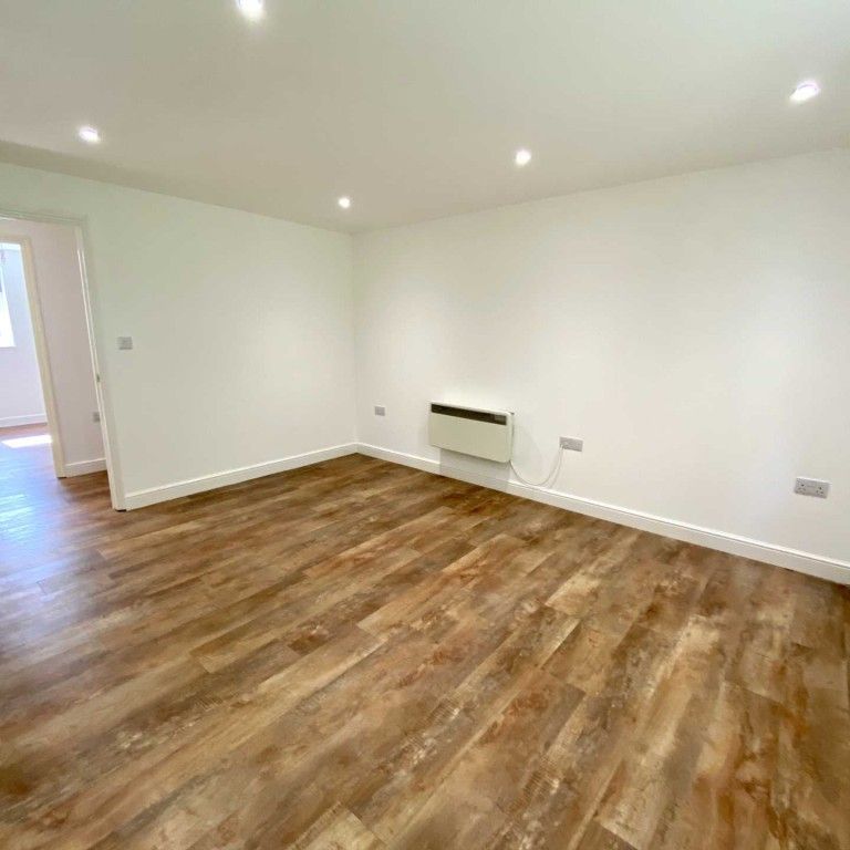 2 bed Flat for rent - Photo 1