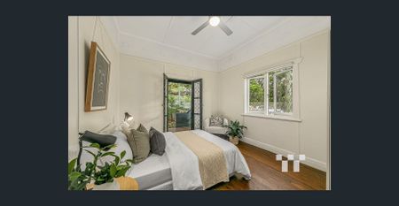 Renovated Three Bedroom Cottage - Photo 2