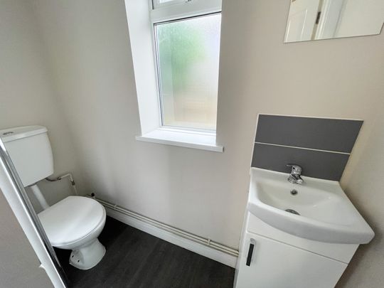 Baxter Street, Brighton - LOVELY STUDENT PROPERTY - Photo 1