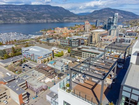 FURNISHED: Brooklyn – 2 bedroom, 2 bath, corner unit - Photo 4