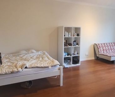 Studio Flat, Rothesay Court Harleyford St, SE11 - Photo 3