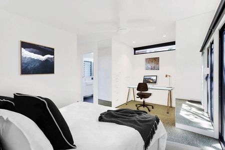 Contemporary Townhouse Style Abode - Photo 3