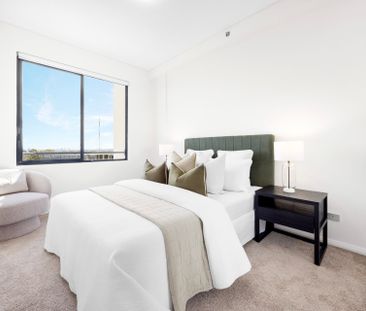 Penthouse Level Living with Breathtaking District Views - Photo 4