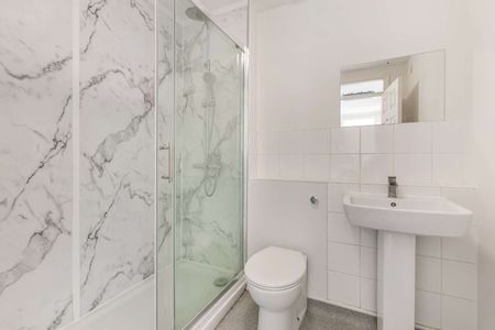 A spacious two bedroom first floor maisonette with private entrance, off street parking and garage. - Photo 4