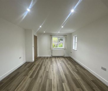 4 bedroom detached house to rent - Photo 4